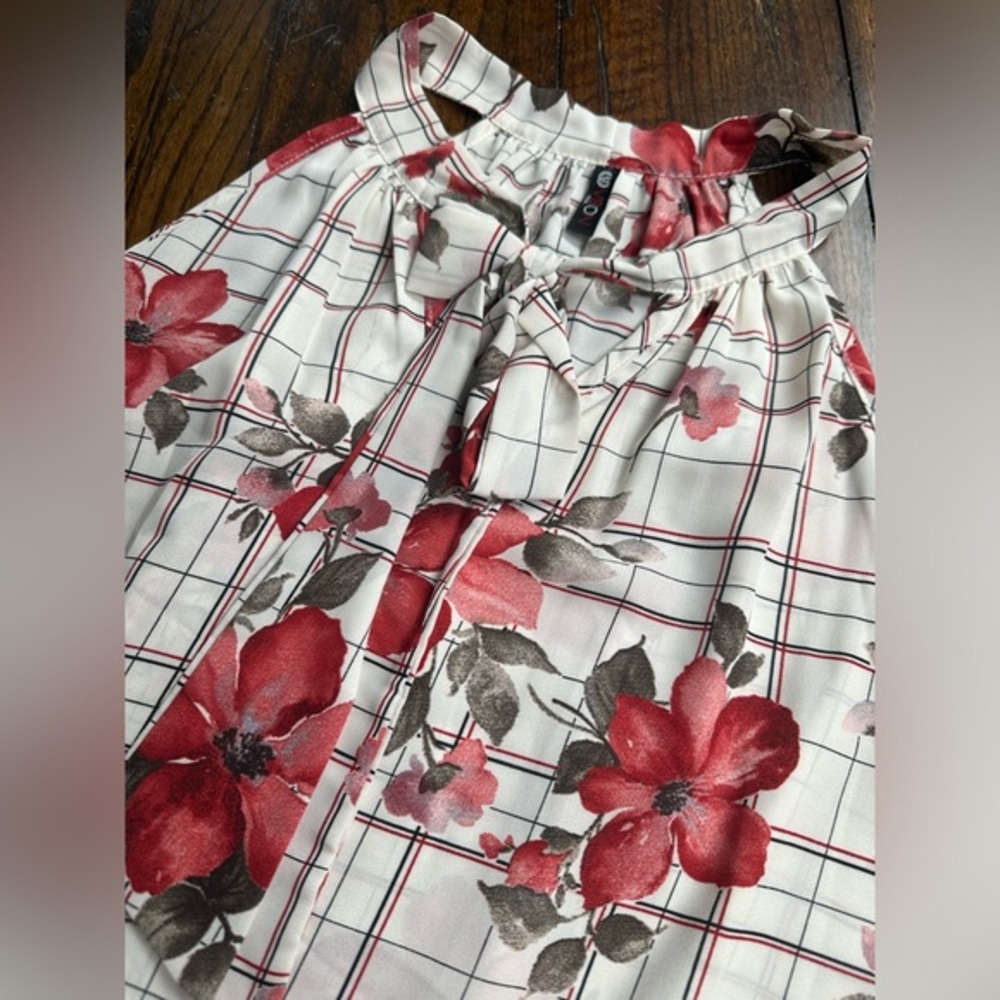 Vision Floral Tank with Tie detail -‎ L